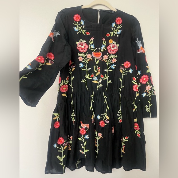 SOLD❣️ Zara Woman Black Dress with Colorful Floral Embroidery 🤩 - Picture 2 of 5